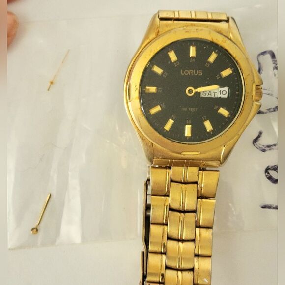Vintage Men\'s Gold Lorus wristwatch